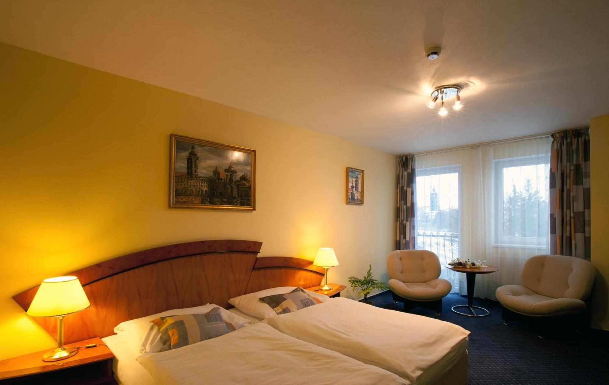 Hotel Savoy Ceske Budejovice Exterior foto
