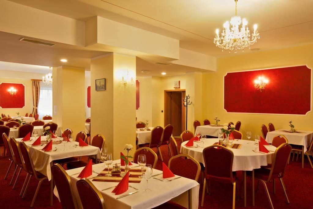 Hotel Savoy Ceske Budejovice Exterior foto